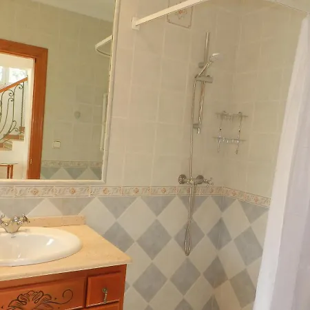Mare Nostrum 8 Personas Hotel